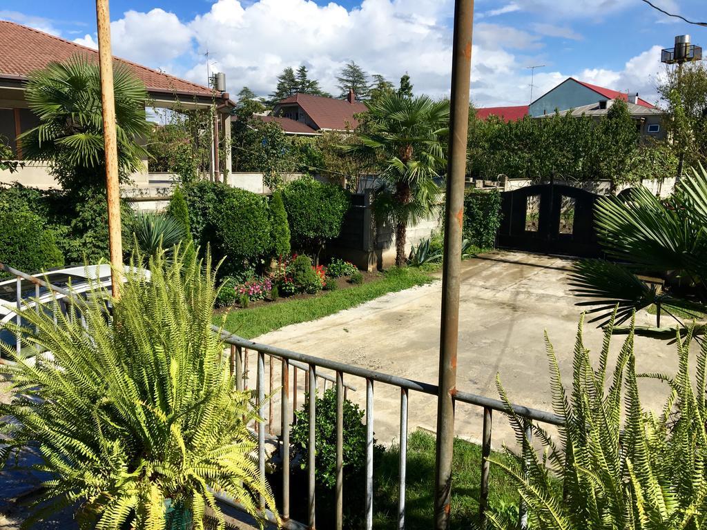 Guest House Lali Kostava 14 Zugdidi Exterior foto